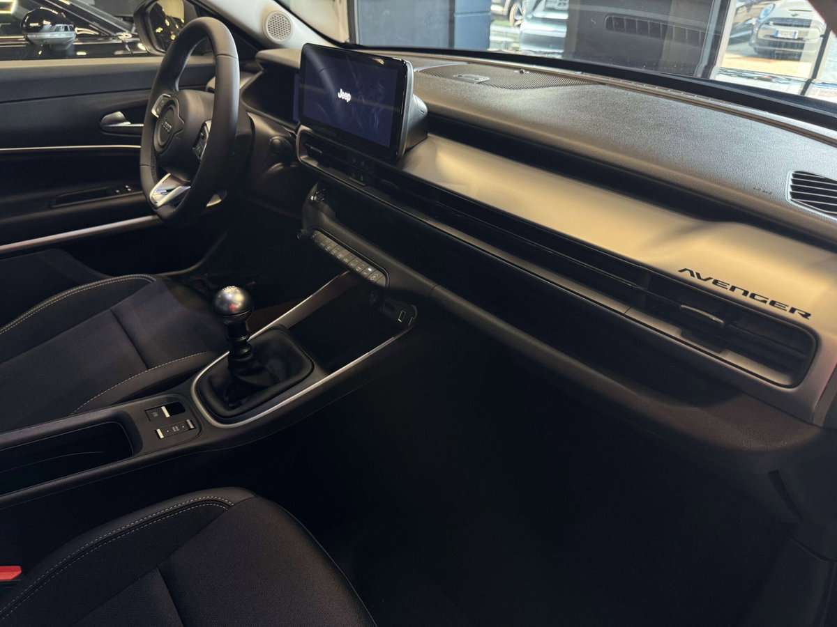Jeep Avenger 1.2 turbo Summit fwd 100cv (9)