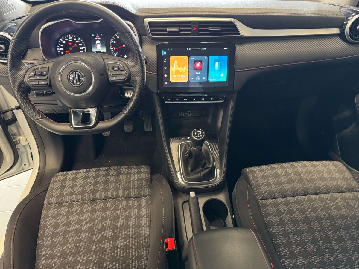 Mg ZS ZS 1.5 Luxury (10)