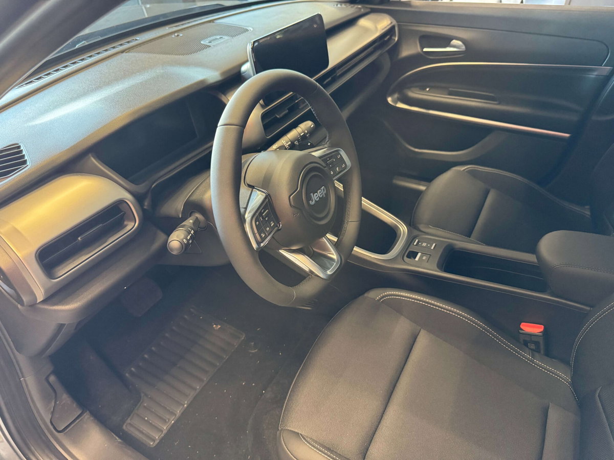 Jeep Avenger 1.2 turbo e-hybrid mhev Summit fwd 110cv edct6 (11)