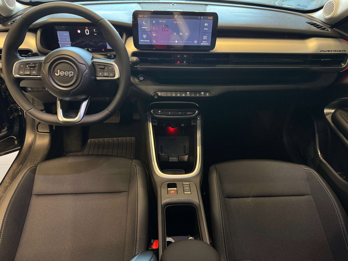 Jeep Avenger 1.2 turbo e-hybrid mhev Summit fwd 110cv edct6 (12)