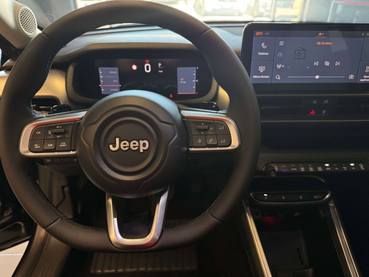 Jeep Avenger 1.2 turbo e-hybrid mhev Summit fwd 110cv edct6 (13)