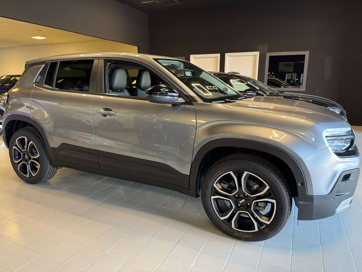 Jeep Avenger 1.2 turbo e-hybrid mhev Summit fwd 110cv edct6 (7)