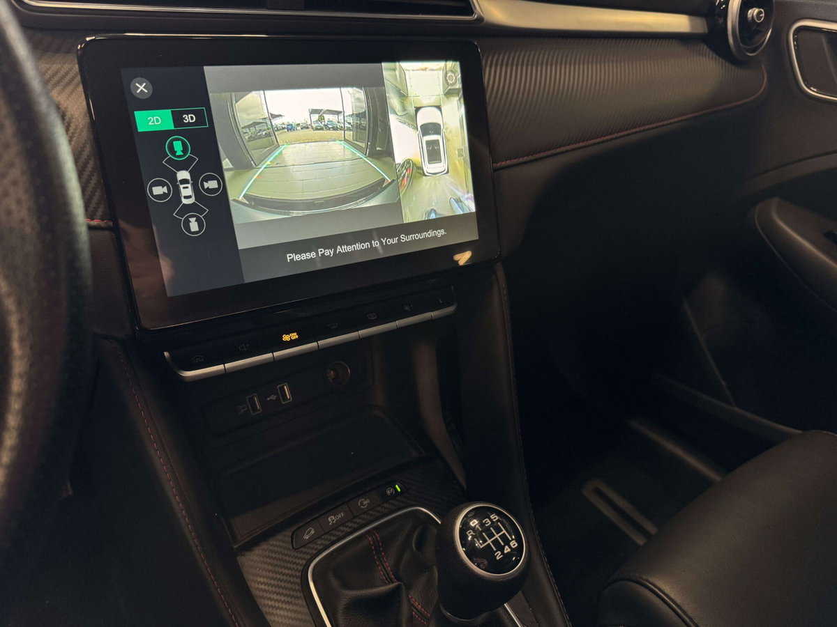 Mg ZS ZS 1.5 Luxury (11)