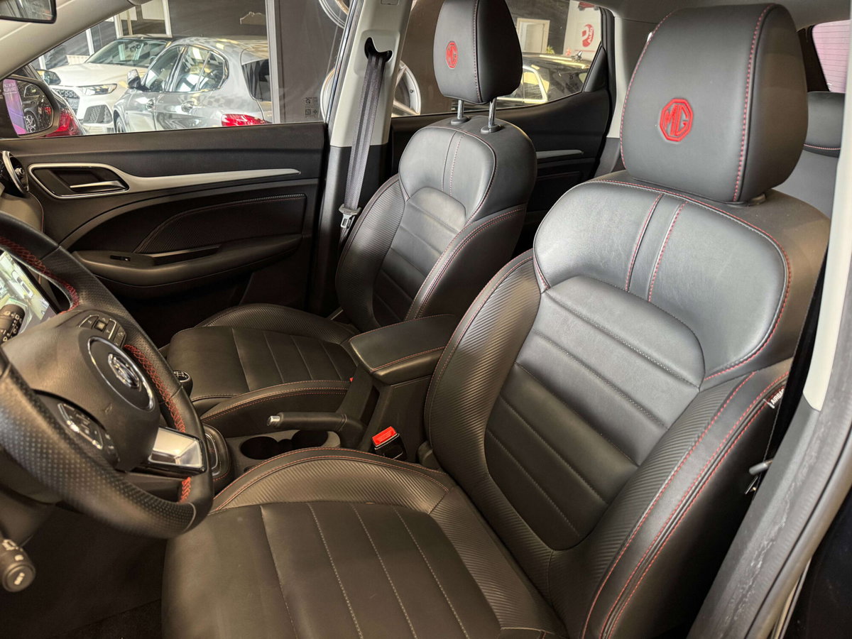 Mg ZS ZS 1.5 Luxury (13)