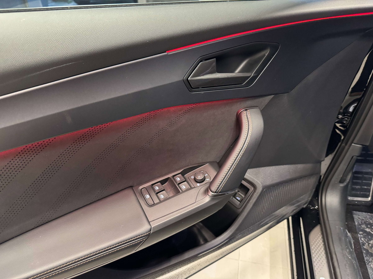 Cupra Formentor 1.5 e-hybrid Dark Night 204cv dsg (10)