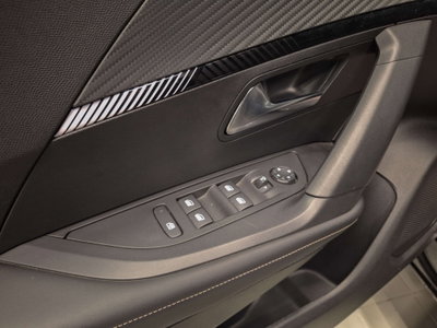 Peugeot 2008 PureTech 100 S&S Allure (10)