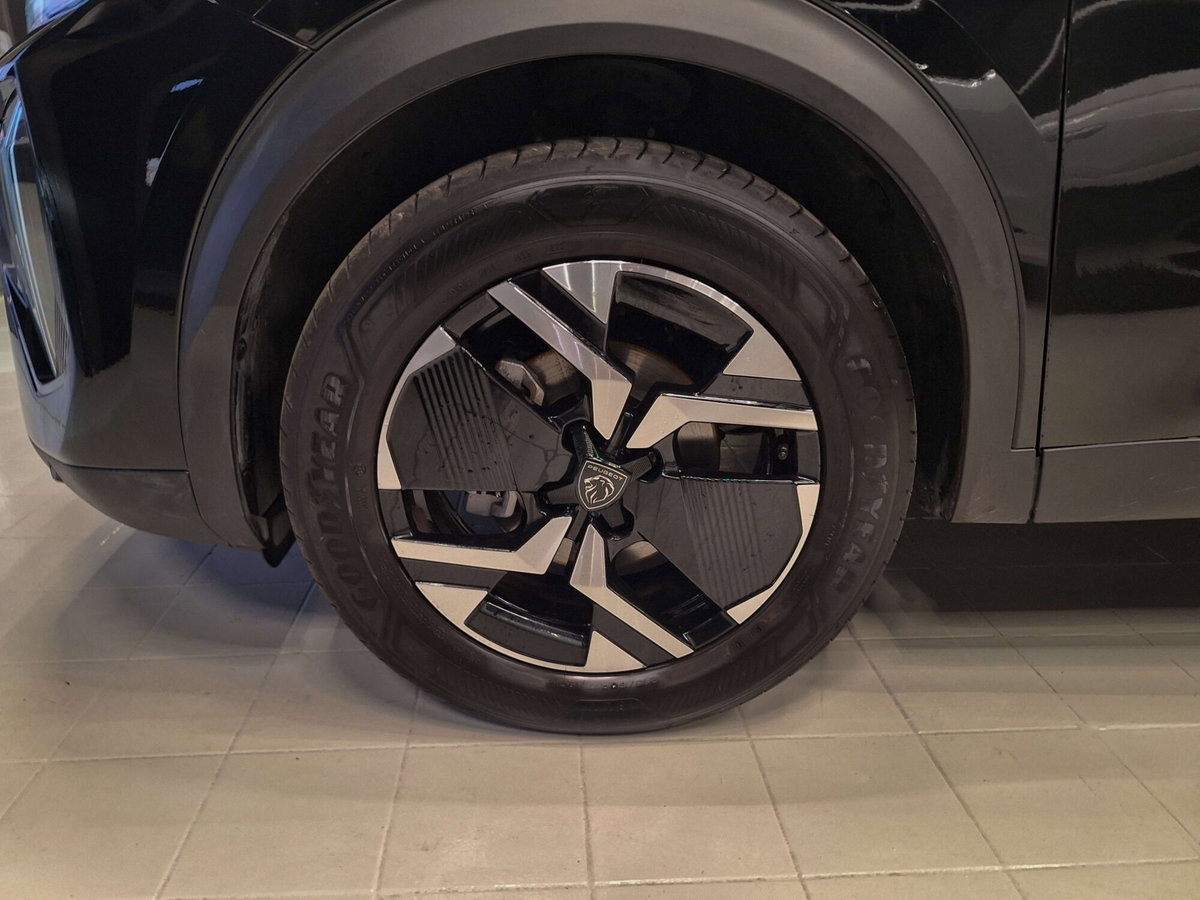 Peugeot 2008 PureTech 100 S&S Allure (9)
