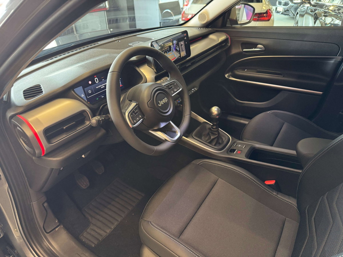 Jeep Avenger 1.2 turbo Summit fwd 100cv (12)