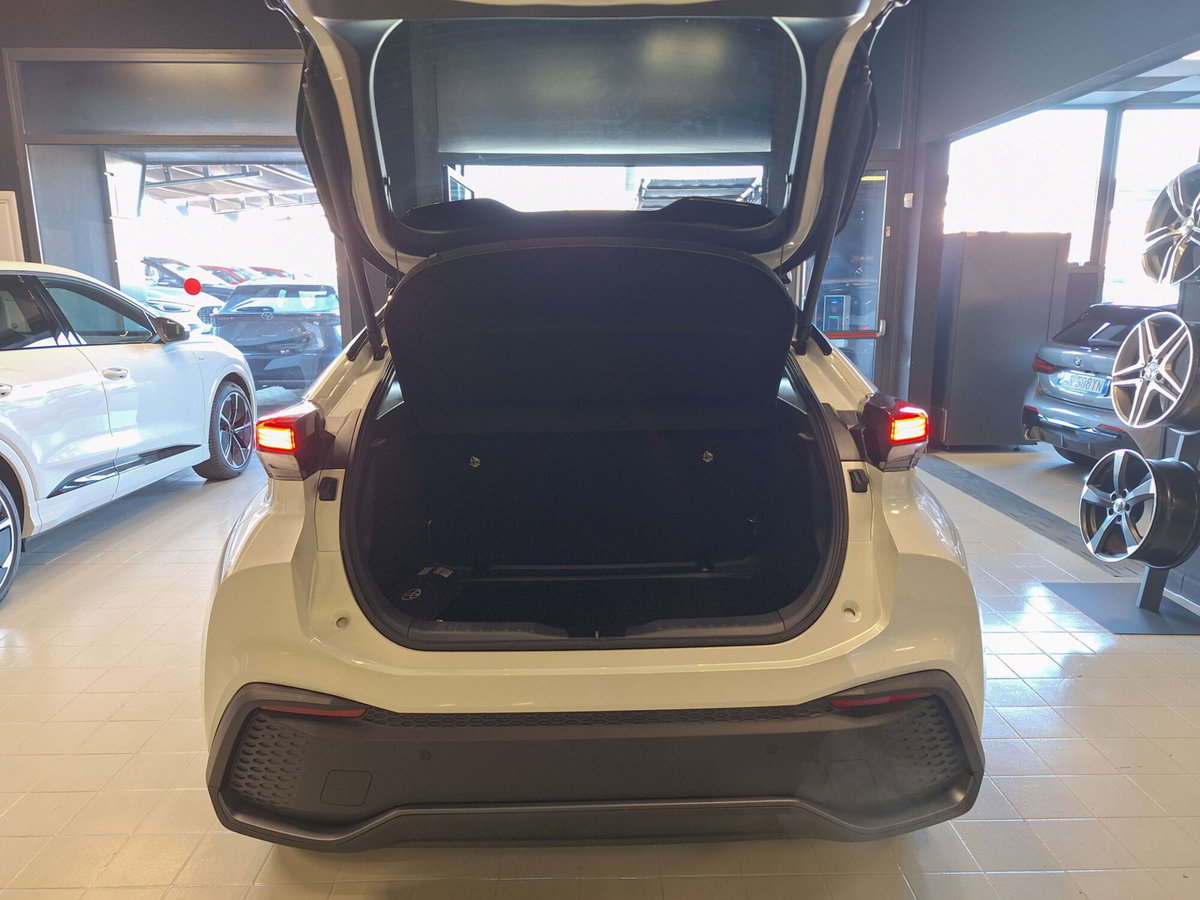 Toyota Toyota C-HR 1.8 hv Lounge fwd e-cvt (10)