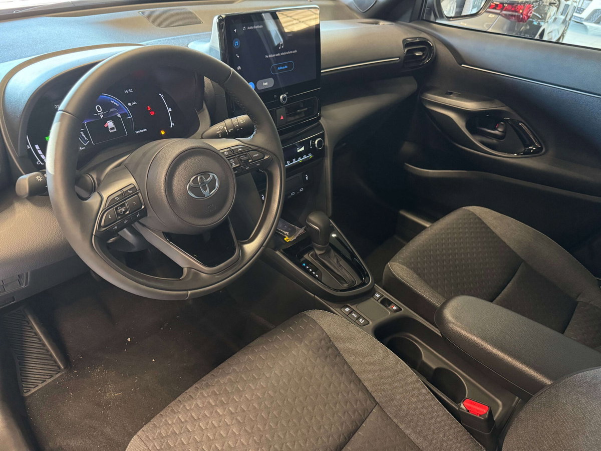 Toyota Yaris Cross 1.5h GR Sport Black Sky fwd 116cv e-cvt (14)