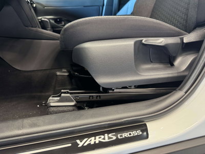 Toyota Yaris Cross 1.5h GR Sport Black Sky fwd 116cv e-cvt (18)