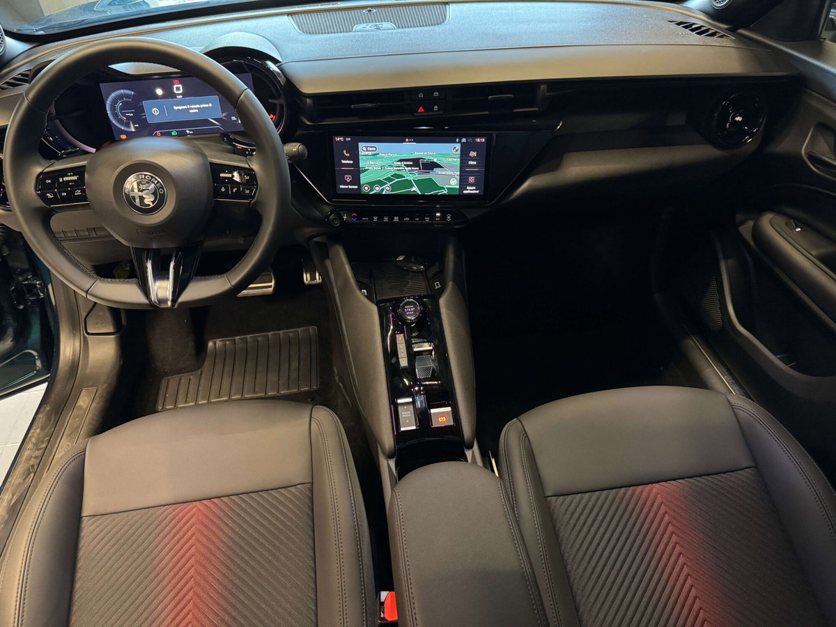 Alfa Romeo Junior 1.2 ibrida Speciale 145cv edct6 (15)