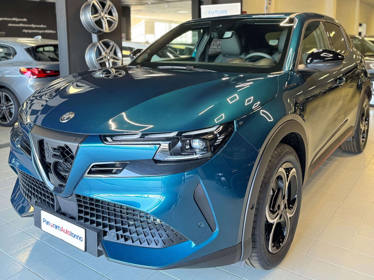 Alfa Romeo Junior 1.2 ibrida Speciale 145cv edct6 (3)