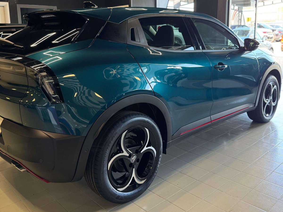 Alfa Romeo Junior 1.2 ibrida Speciale 145cv edct6 (9)