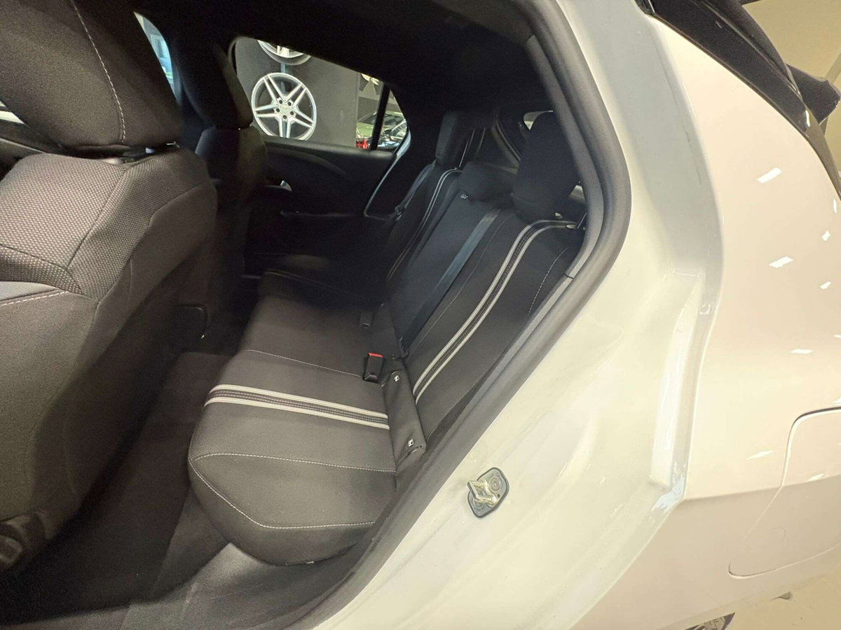 Opel Corsa 1.2 100 CV GS Line (16)