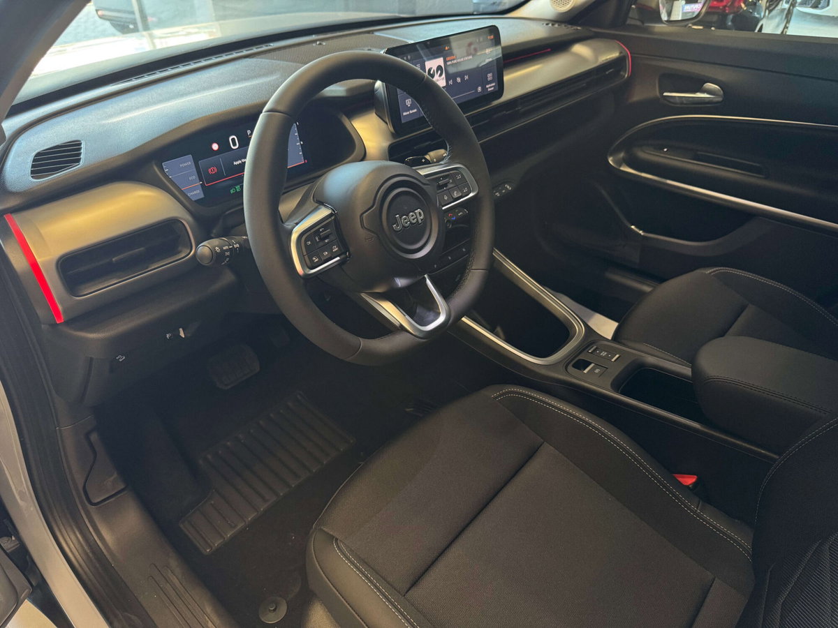 Jeep Avenger 1.2 turbo e-hybrid mhev Summit fwd 110cv edct6 (13)