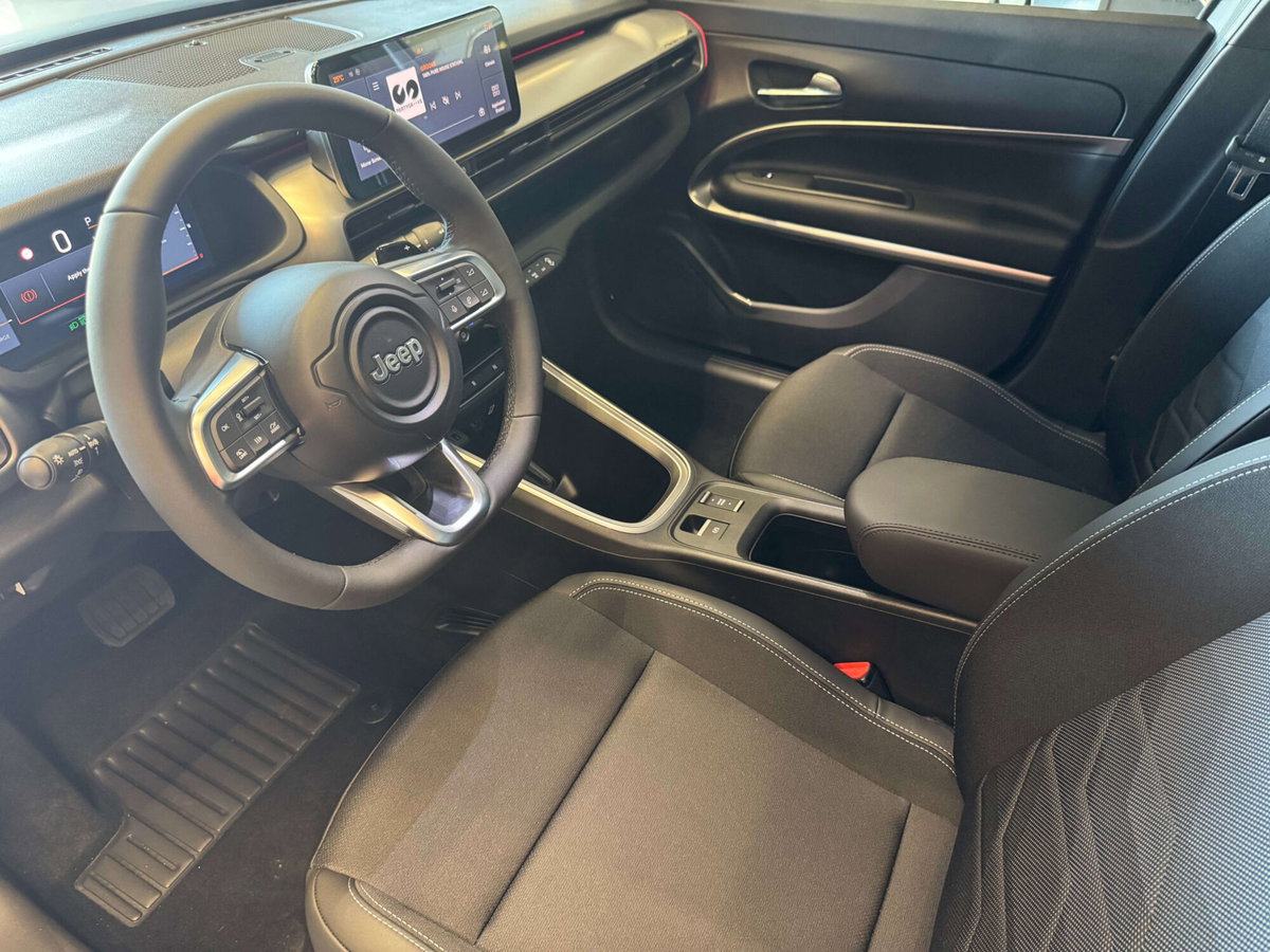 Jeep Avenger 1.2 turbo e-hybrid mhev Summit fwd 110cv edct6 (14)