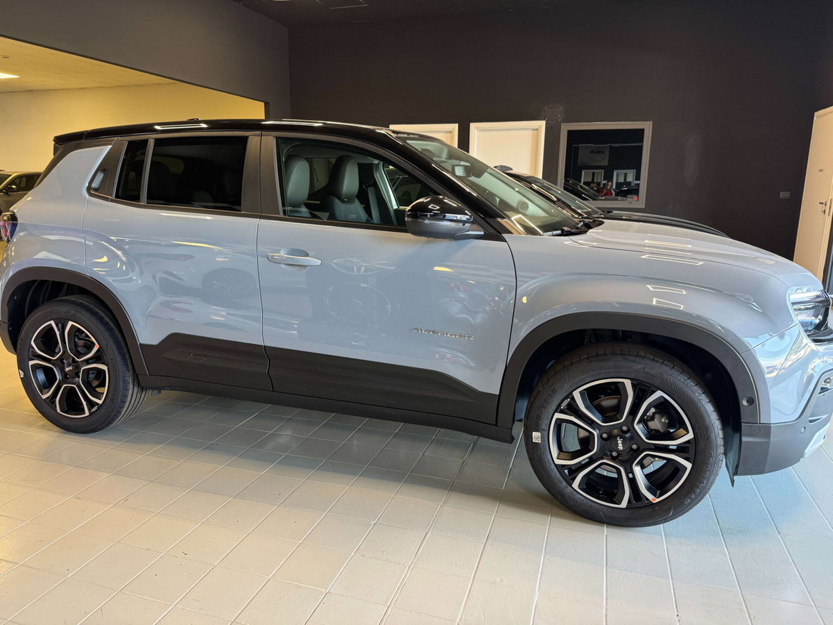 Jeep Avenger 1.2 turbo e-hybrid mhev Summit fwd 110cv edct6 (6)