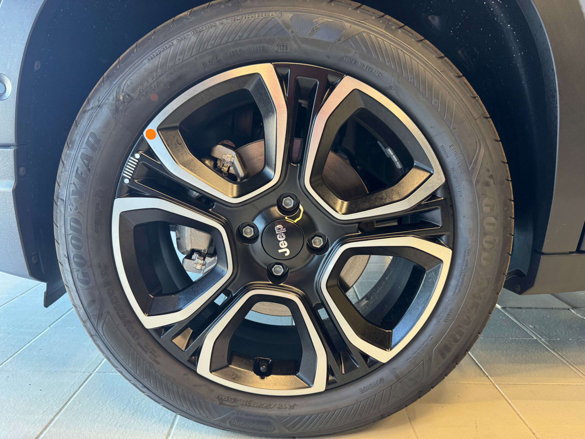 Jeep Avenger 1.2 turbo e-hybrid mhev Summit fwd 110cv edct6 (9)