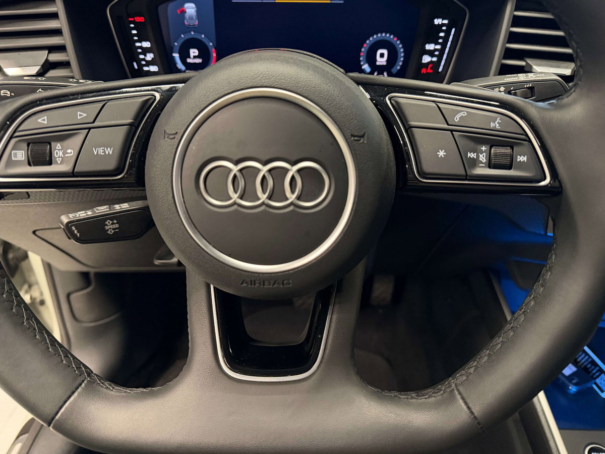 Audi A1 Sportback 30 1.0 tfsi Identity Black 116cv s-tronic (20)