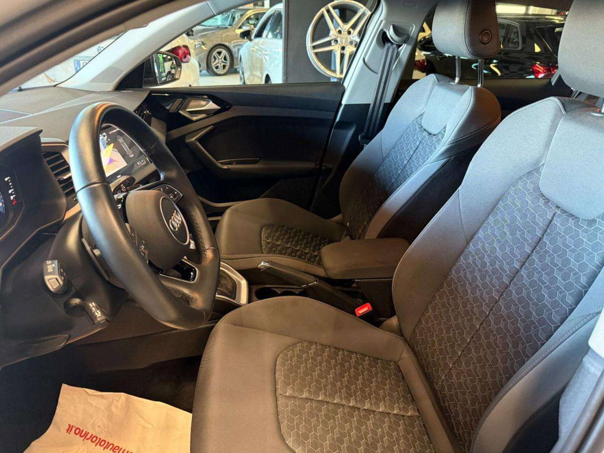 Audi A1 Sportback 30 TFSI Identity Black (10)
