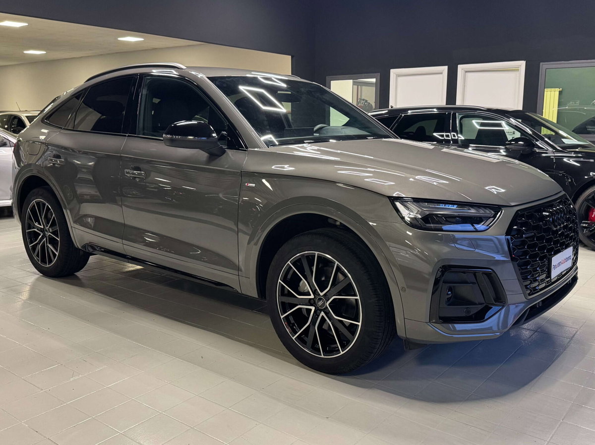 Audi Q5 Sportback 40 2.0 tdi mhev 12V Identity Black quattro s-tronic