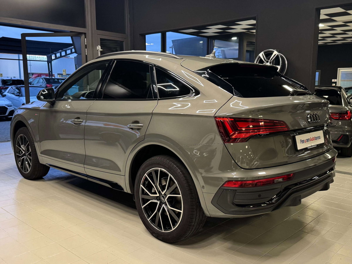 Audi Q5 Sportback 40 2.0 tdi mhev 12V Identity Black quattro s-tronic (4)