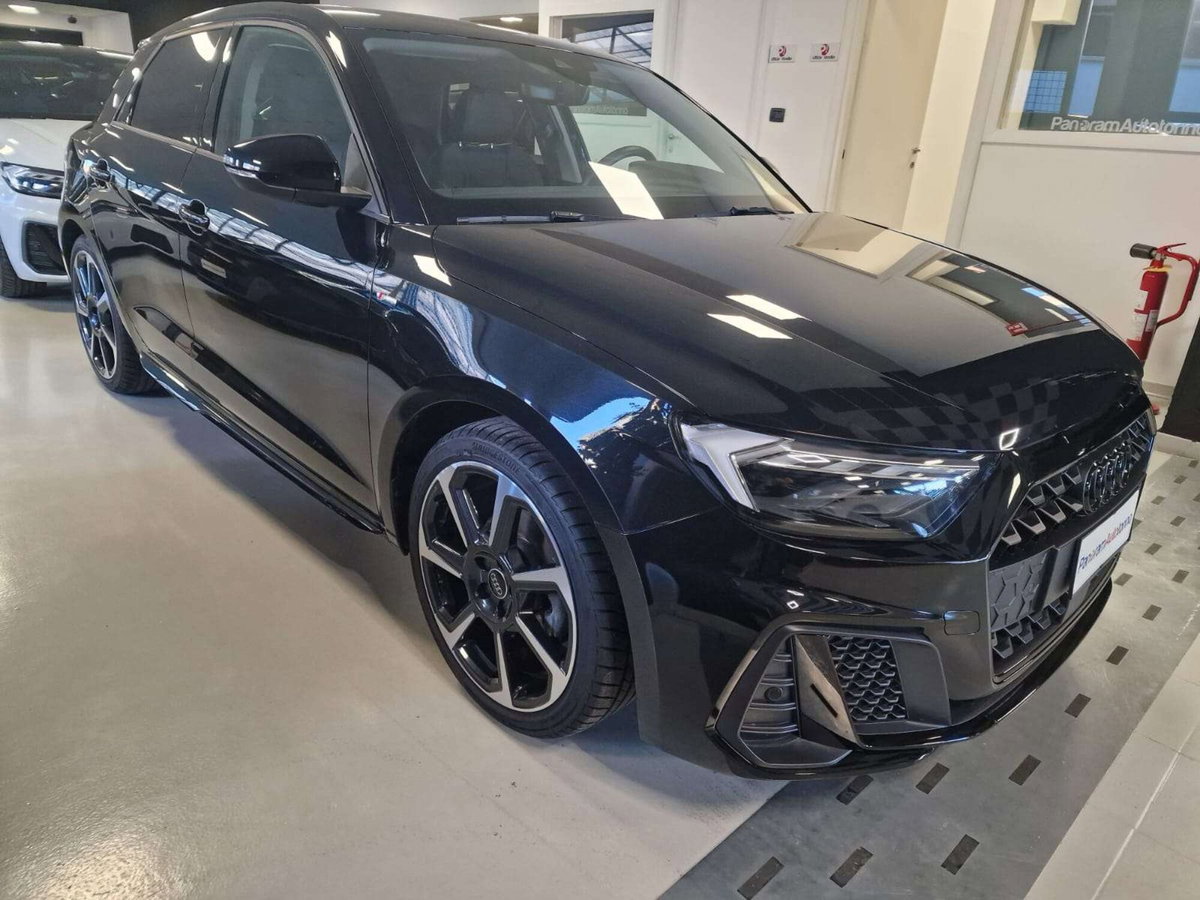 Audi A1 Sportback 30 1.0 tfsi Identity Black 116cv s-tronic