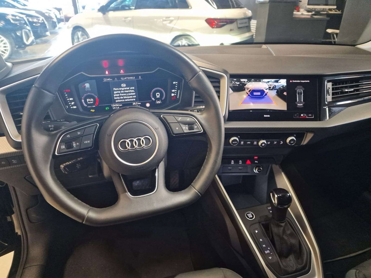 Audi A1 Sportback 30 1.0 tfsi Identity Black 116cv s-tronic (12)