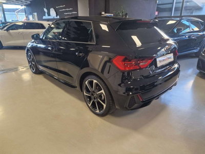 Audi A1 Sportback 30 1.0 tfsi Identity Black 116cv s-tronic (8)