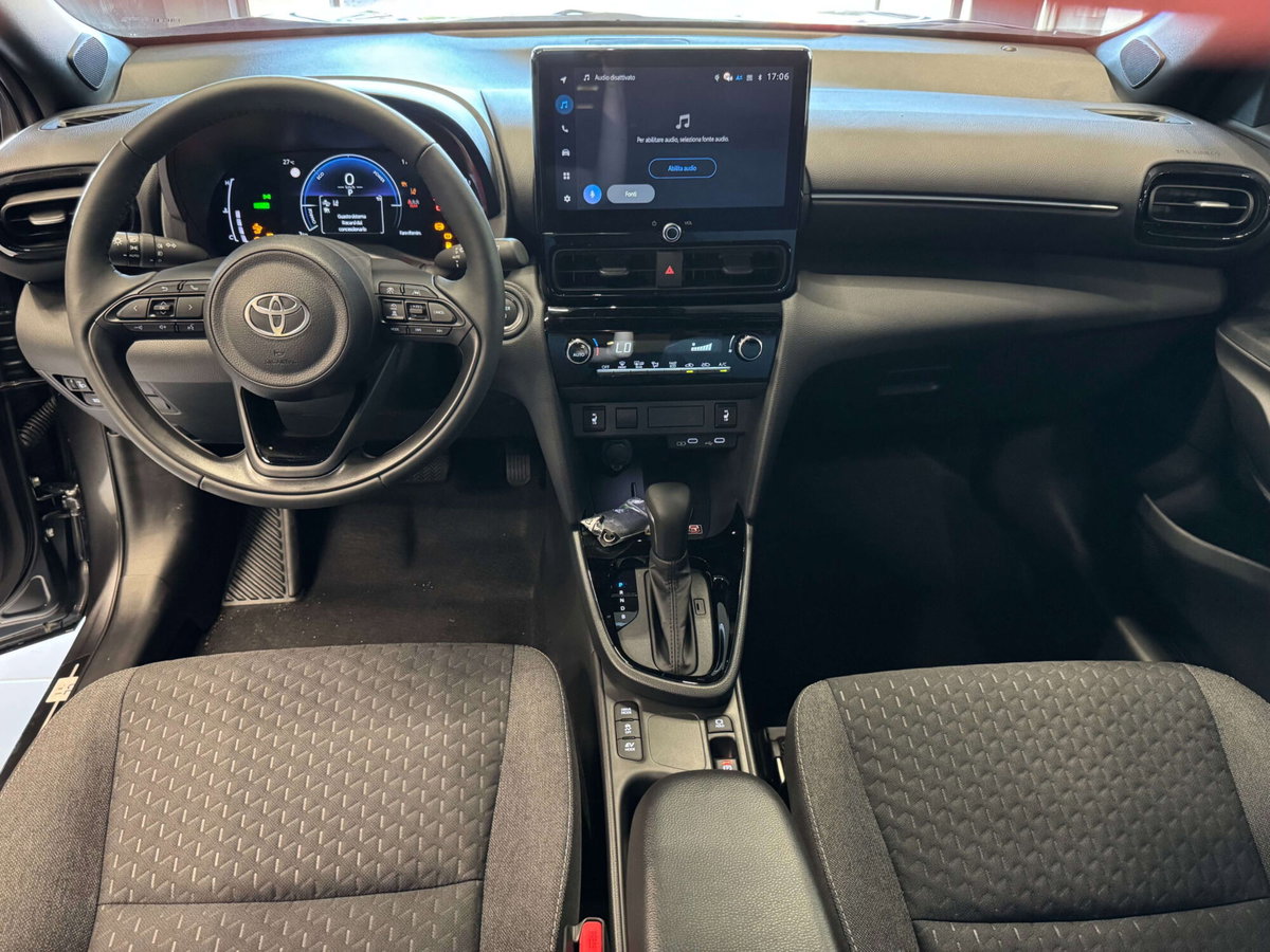 Toyota Yaris Cross 1.5h GR Sport Black Sky fwd 116cv e-cvt (14)