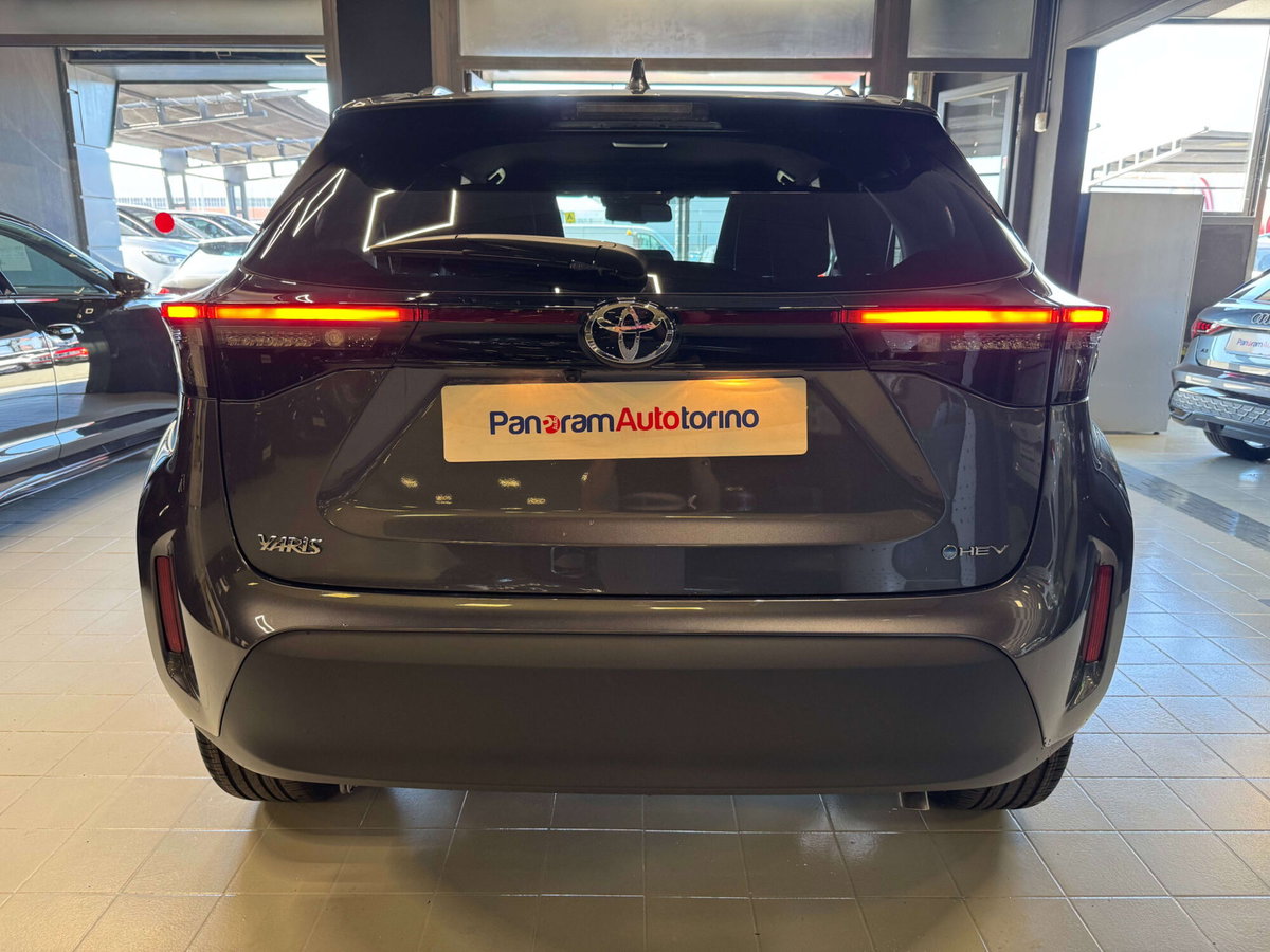 Toyota Yaris Cross 1.5h GR Sport Black Sky fwd 116cv e-cvt (4)