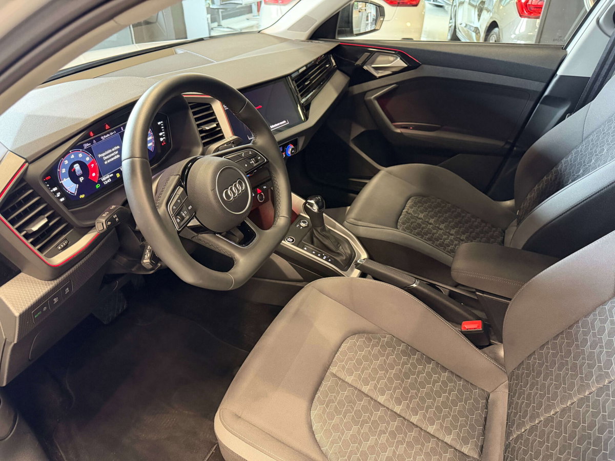 Audi A1 Sportback 30 1.0 tfsi Identity Black 116cv s-tronic (11)