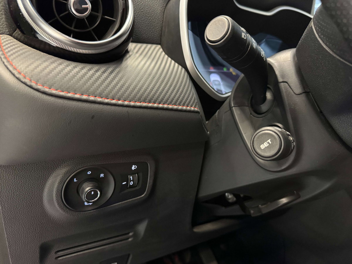Mg ZS ZS 1.5 Luxury (17)