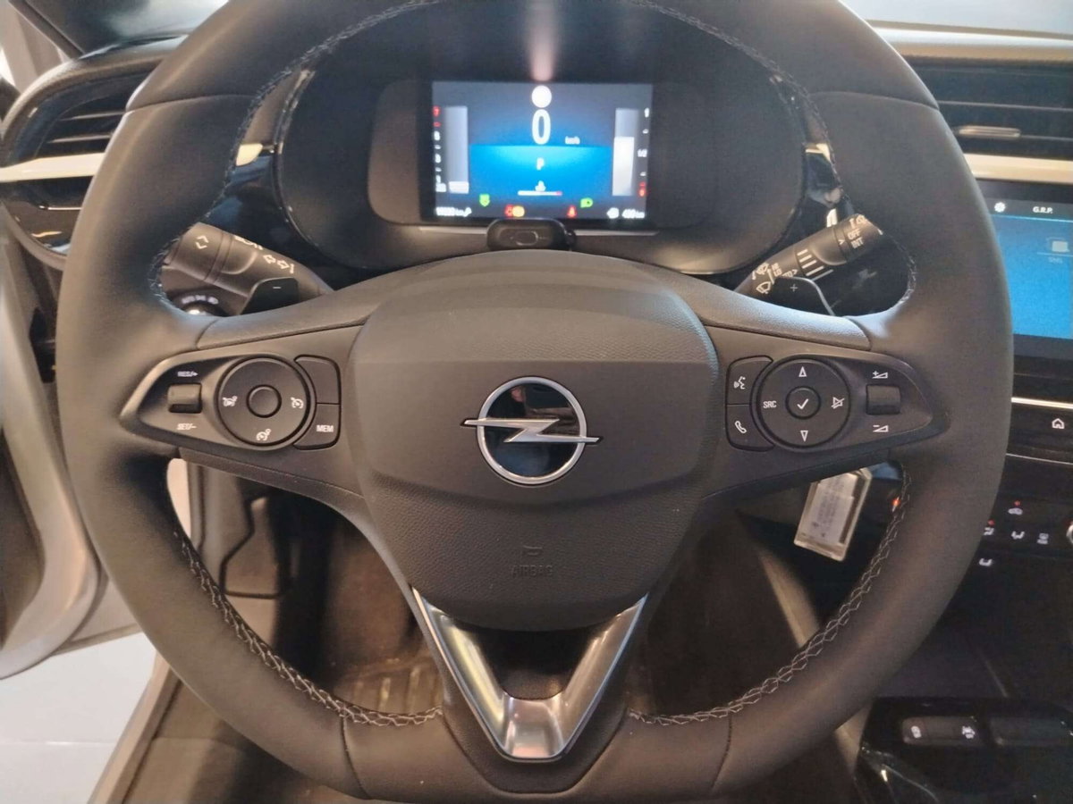 Opel Corsa 1.2 100 CV GS Line (11)