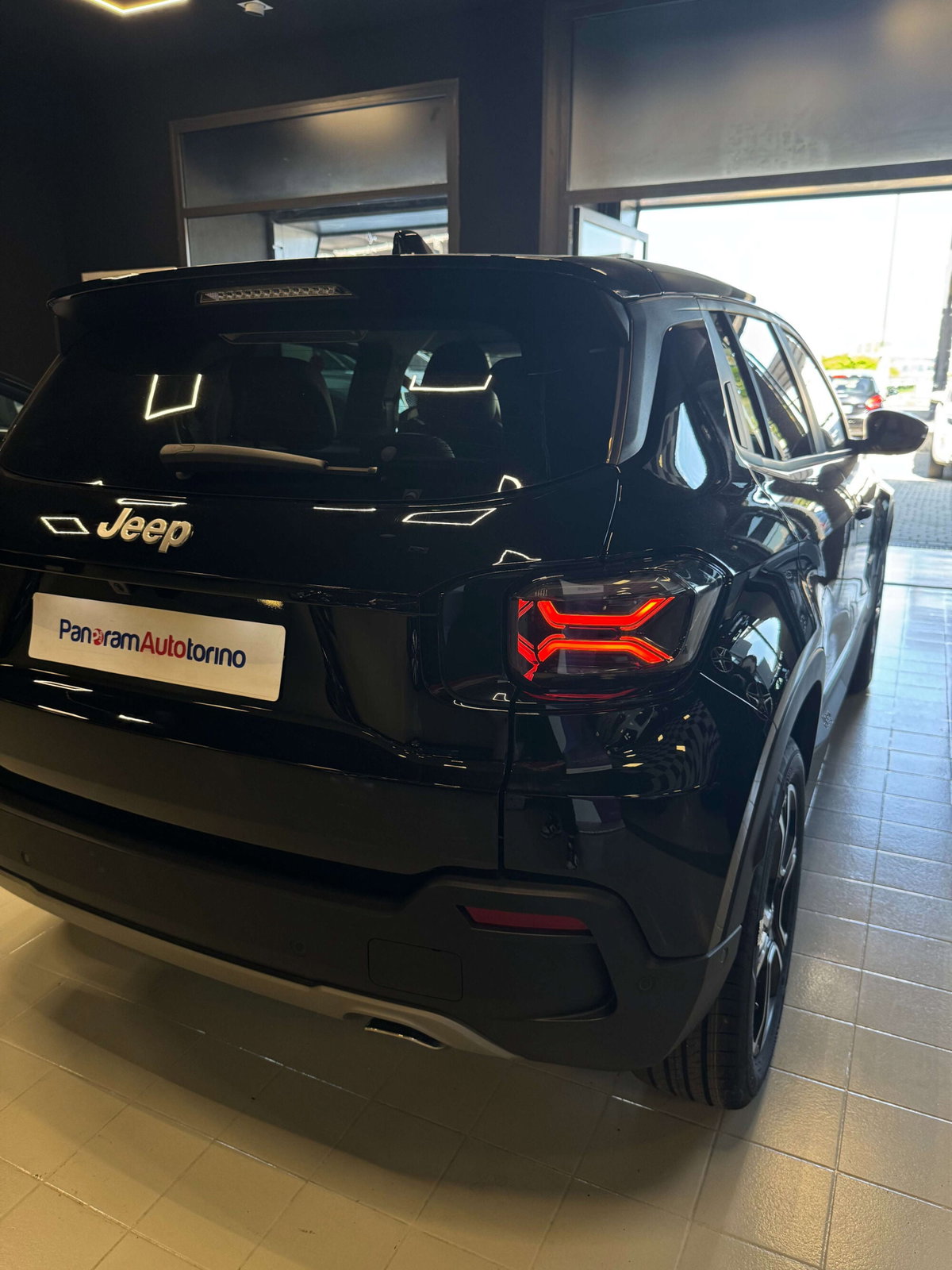 Jeep Avenger 1.2 turbo e-hybrid mhev Summit fwd 110cv edct6 (10)
