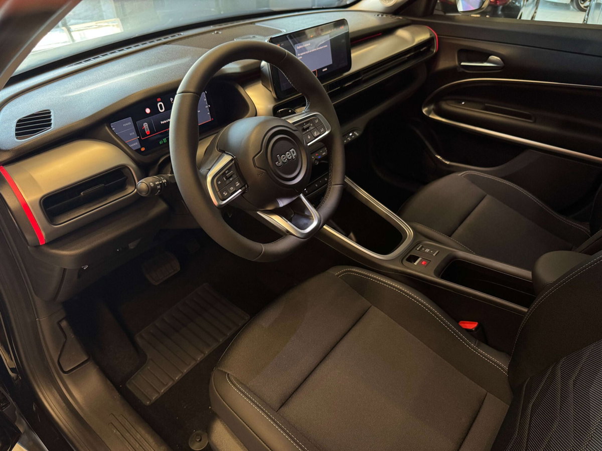 Jeep Avenger 1.2 turbo e-hybrid mhev Summit fwd 110cv edct6 (13)