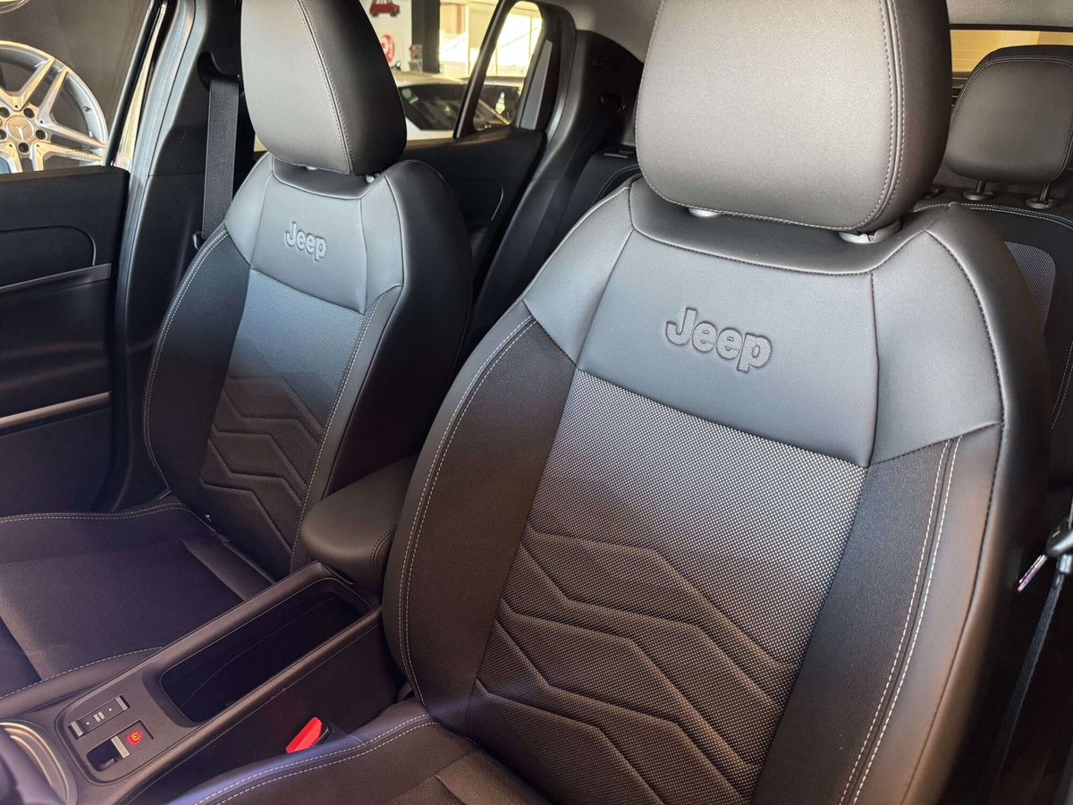 Jeep Avenger 1.2 turbo e-hybrid mhev Summit fwd 110cv edct6 (16)