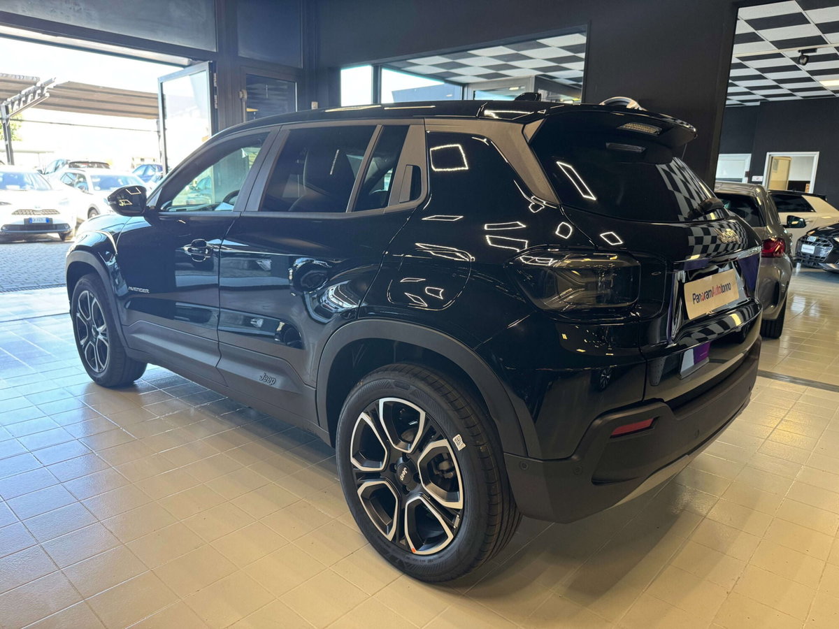 Jeep Avenger 1.2 turbo e-hybrid mhev Summit fwd 110cv edct6 (3)