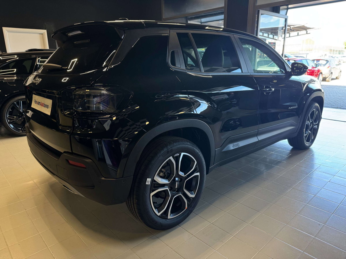 Jeep Avenger 1.2 turbo e-hybrid mhev Summit fwd 110cv edct6 (5)