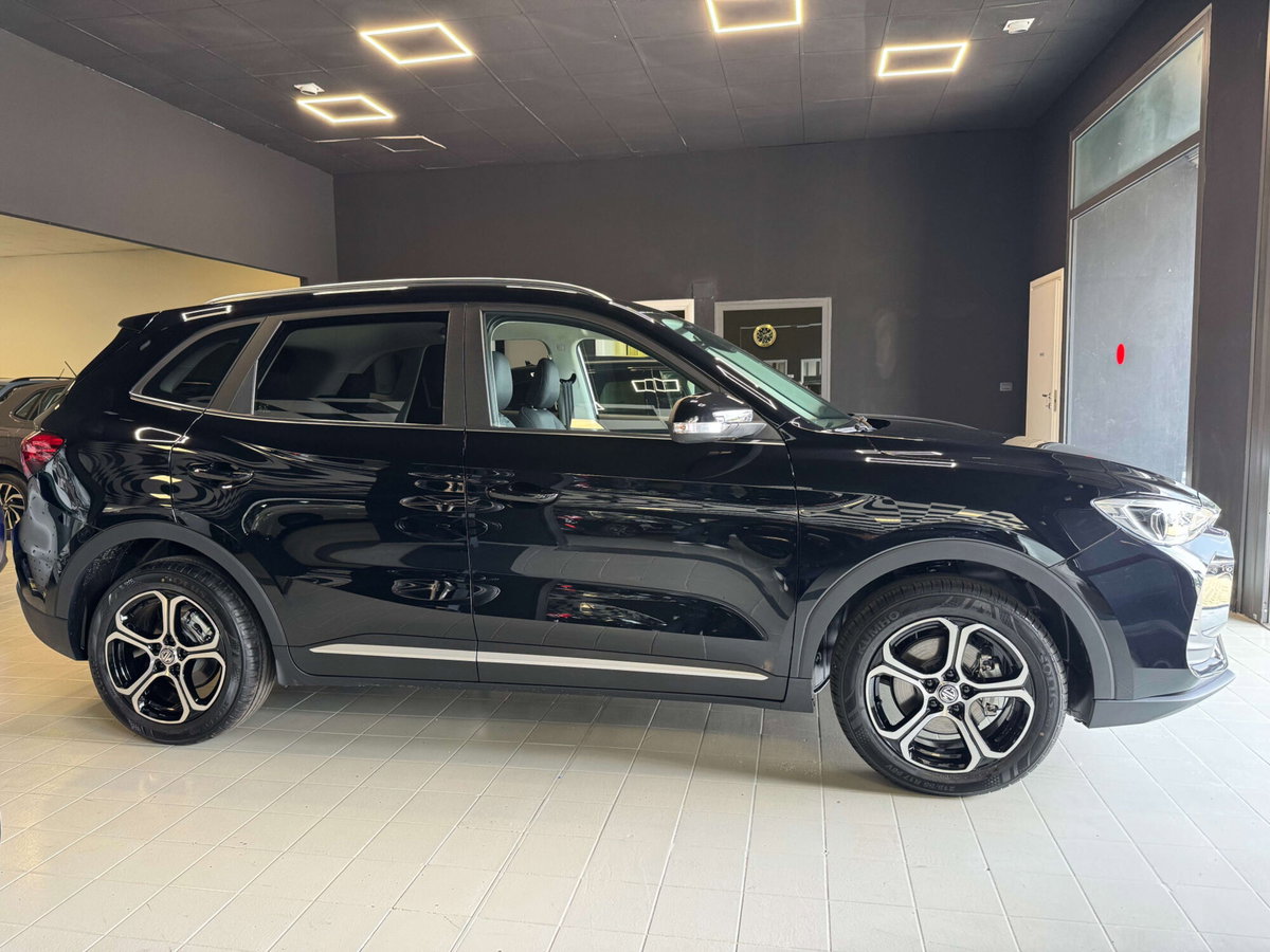 Mg ZS ZS 1.5 Luxury (4)