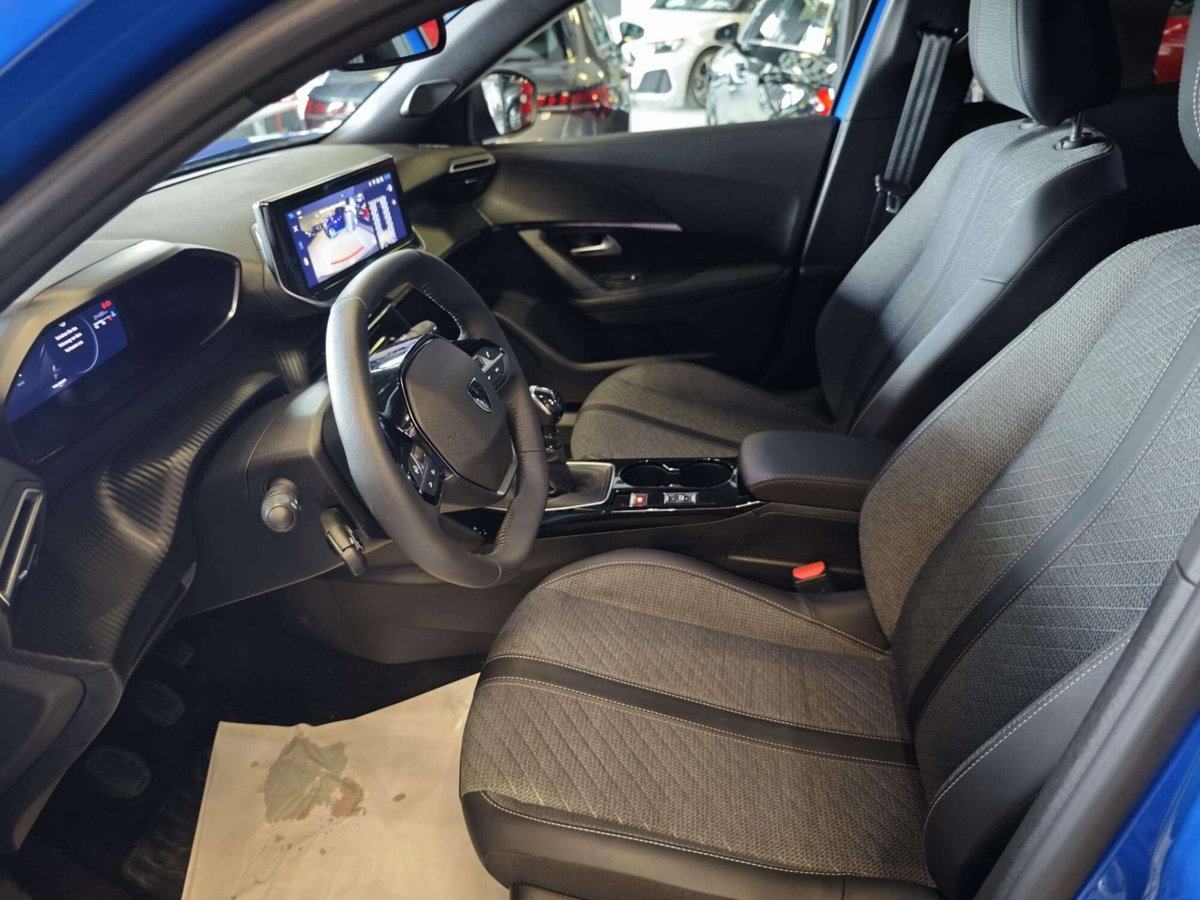 Peugeot 2008 PureTech 100 S&S Allure (7)