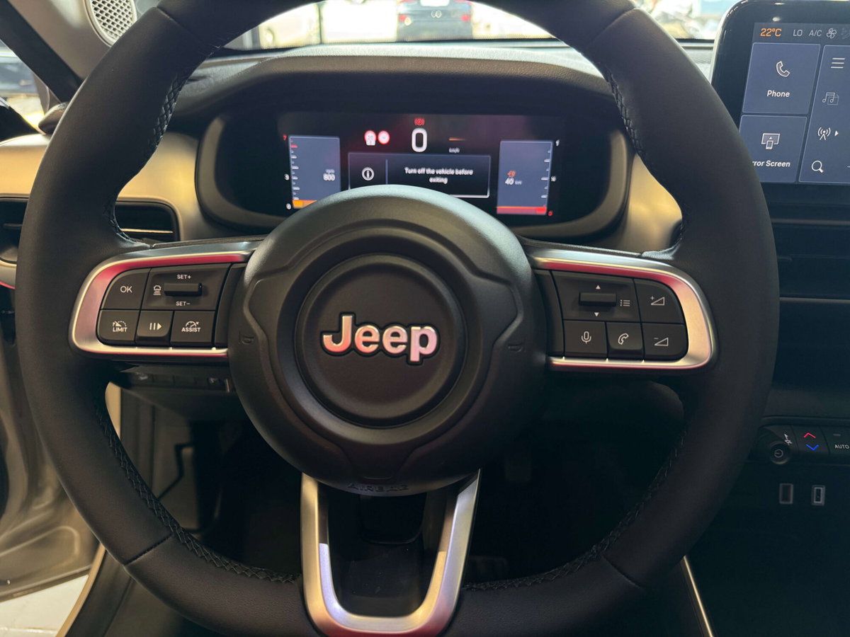 Jeep Avenger 1.2 turbo e-hybrid mhev Summit fwd 110cv edct6 (12)