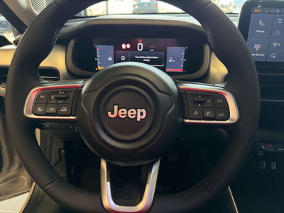 Jeep Avenger 1.2 turbo e-hybrid mhev Summit fwd 110cv edct6 (12)