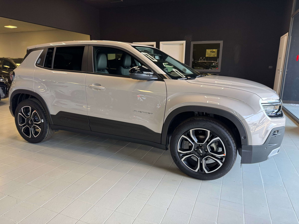 Jeep Avenger 1.2 turbo e-hybrid mhev Summit fwd 110cv edct6 (6)