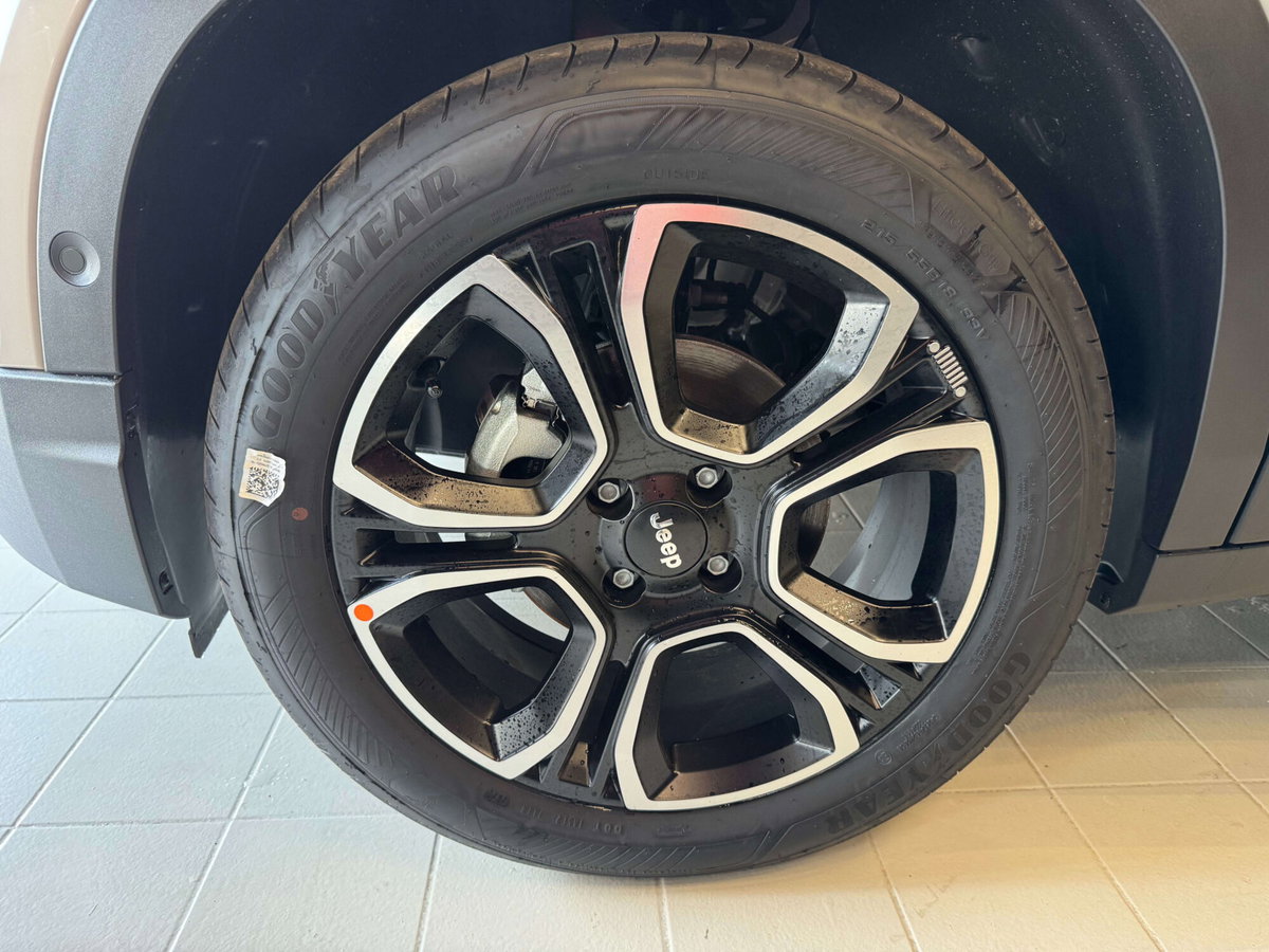 Jeep Avenger 1.2 turbo e-hybrid mhev Summit fwd 110cv edct6 (9)