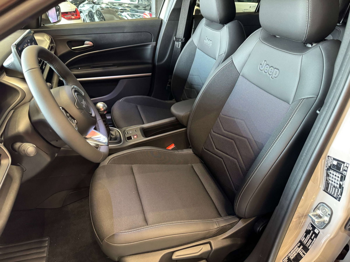 Jeep Avenger 1.2 turbo Summit fwd 100cv (11)