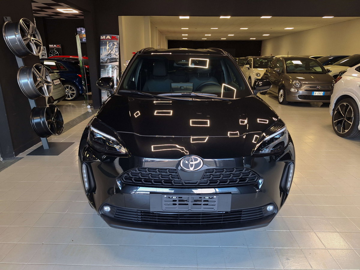Toyota Yaris Cross 1.5h GR Sport Black Sky fwd 116cv e-cvt (2)