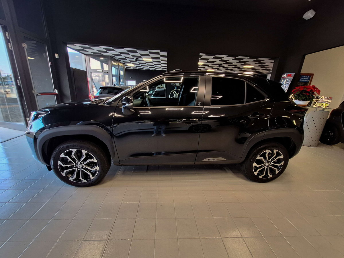 Toyota Yaris Cross 1.5h GR Sport Black Sky fwd 116cv e-cvt (4)