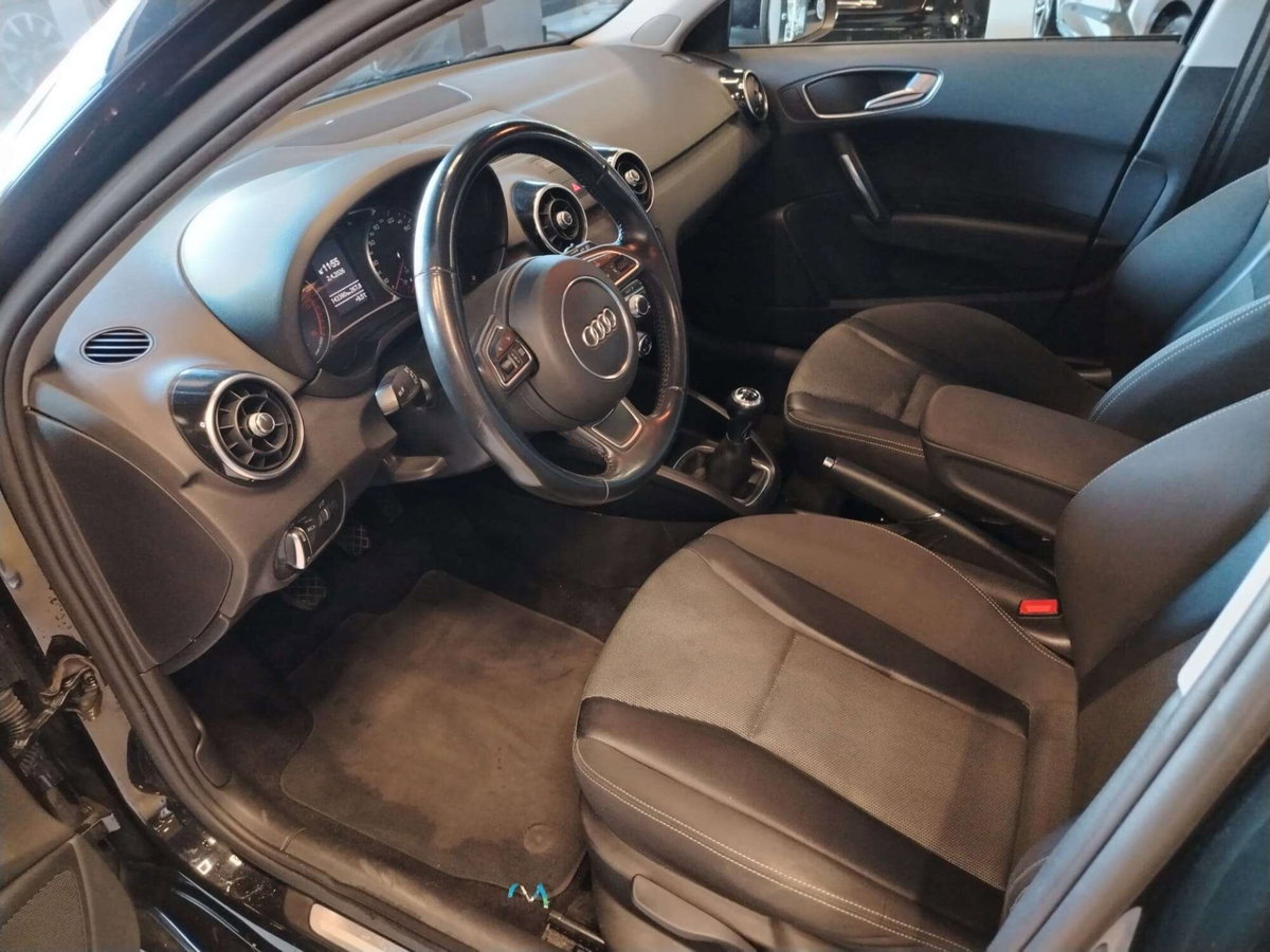 Audi A1 Sportback 1.6 TDI 116 CV Sport (10)